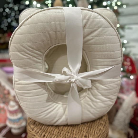 Issac Mizrahi Valentines day XO throw pillows white set gift home decorative - Picture 5 of 9